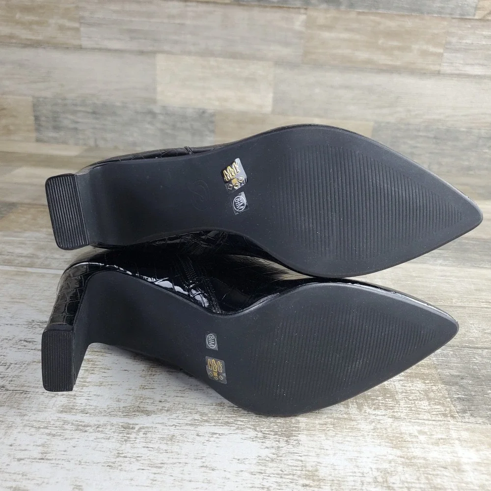 Chinese Laundry Evanna Black 8.5 M Heeled Bootie